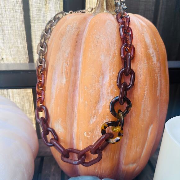 Banana Republic Multi-Tone Lucite Chain-Link Statement Necklace - Picture 5 of 9